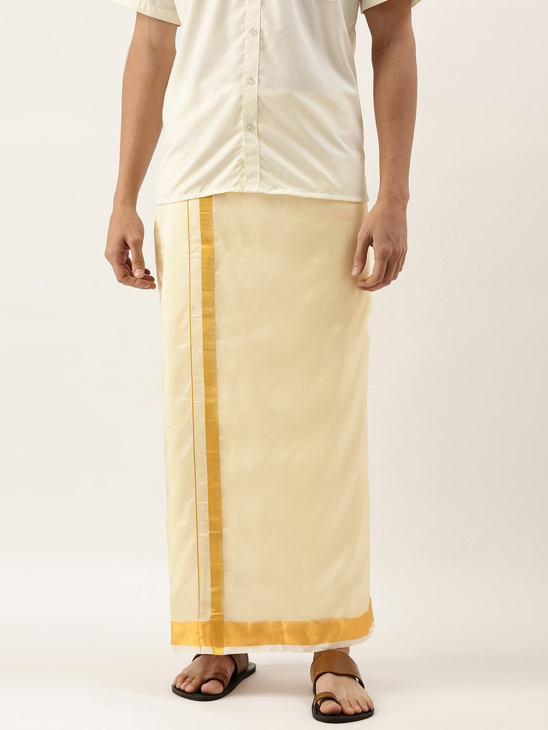 

THANGAMAGAN Men Cream-Coloured Solid Mundu