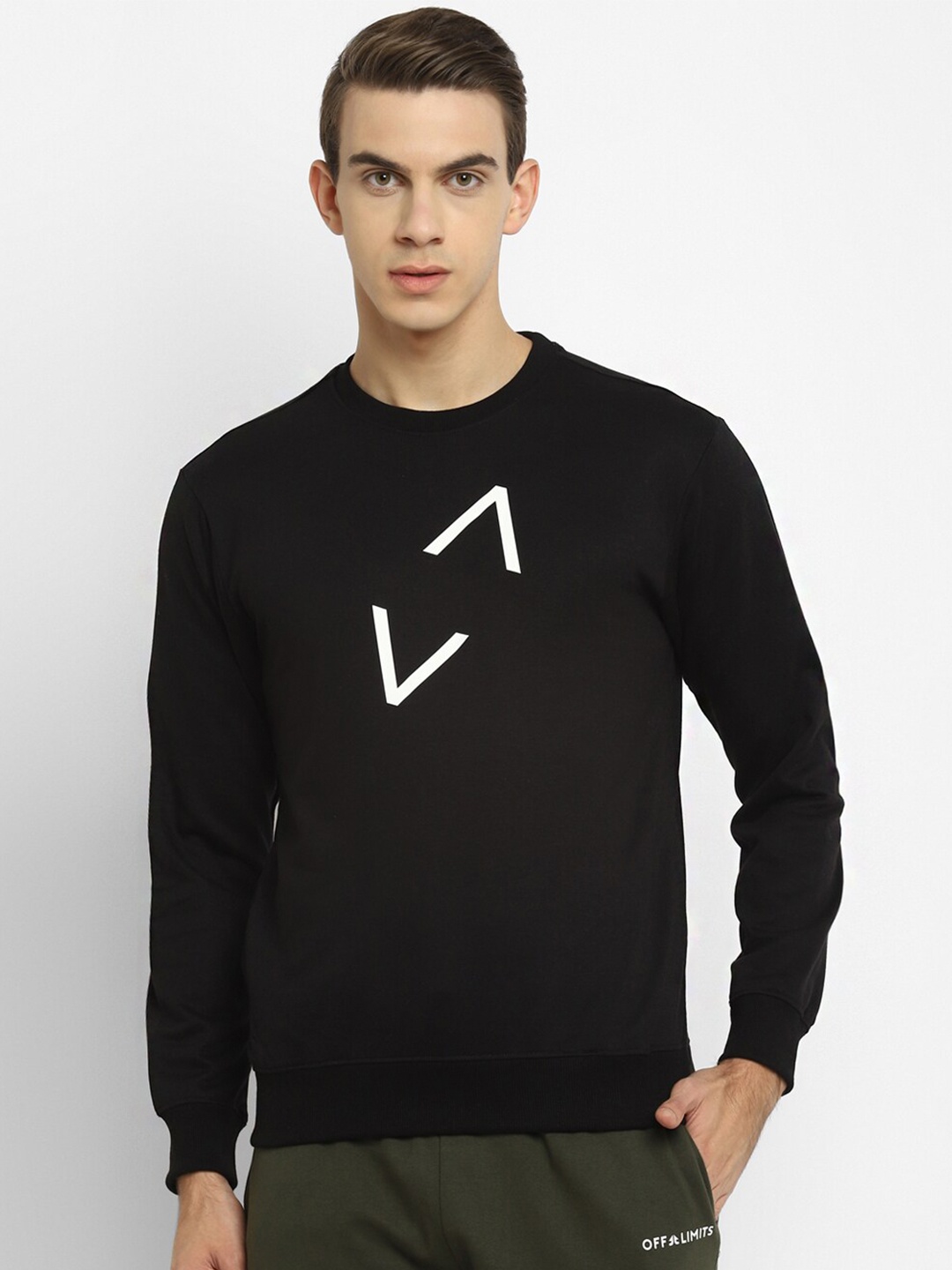 

Yuuki Men Black Printed Sweatshirt