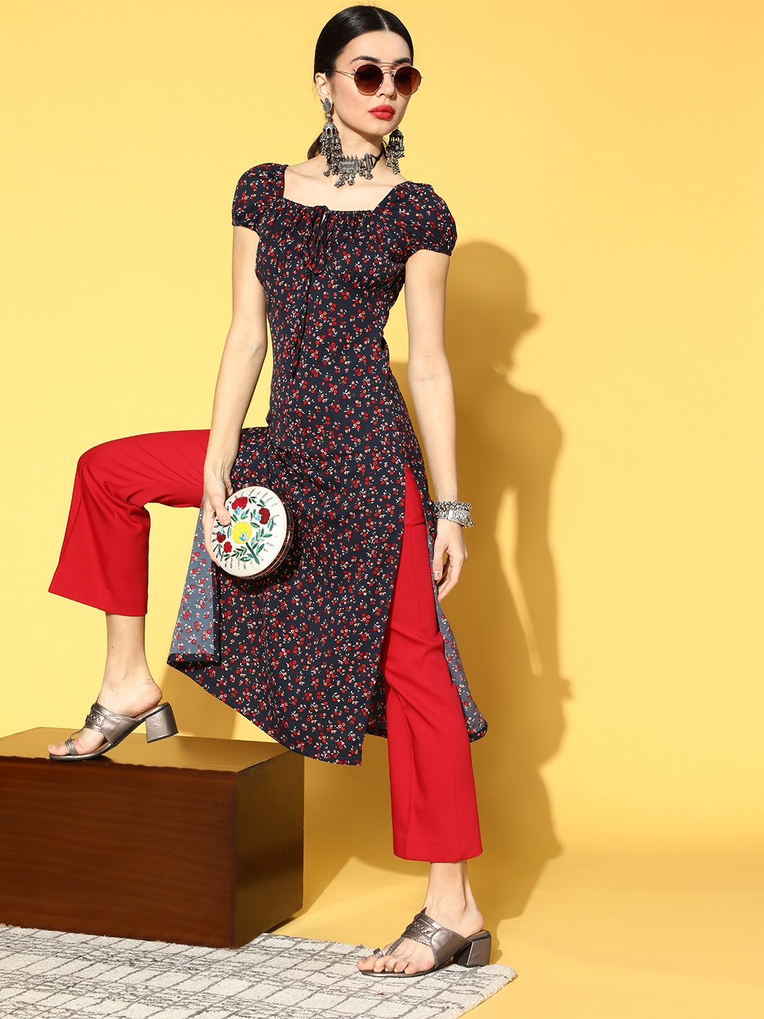 

Berrylush Women Navy Blue & Red Floral Printed Kurta