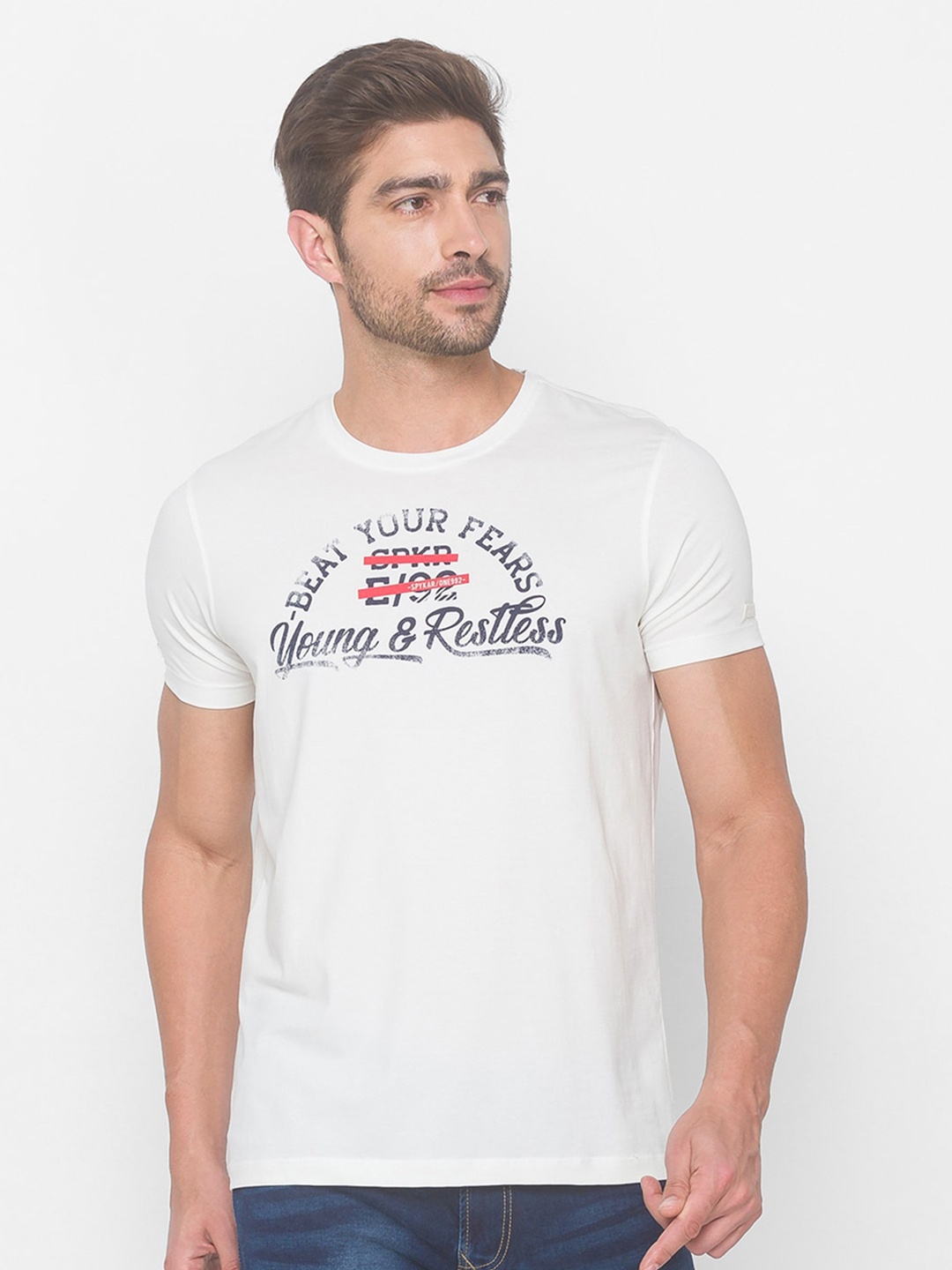 

SPYKAR Men Off White Typography Printed Slim Fit T-shirt