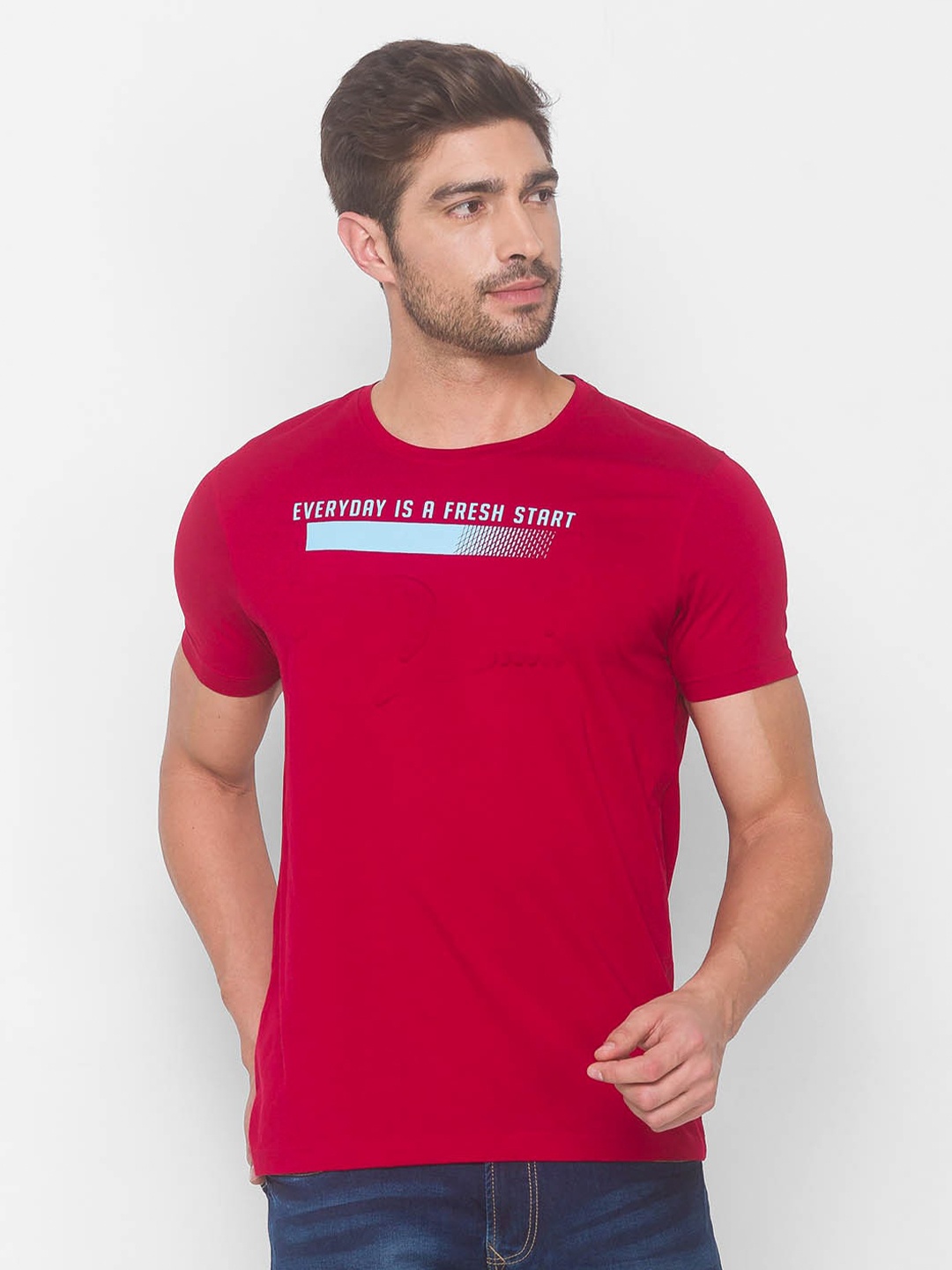 

SPYKAR Men Red & Blue Typography Printed Slim Fit T-shirt