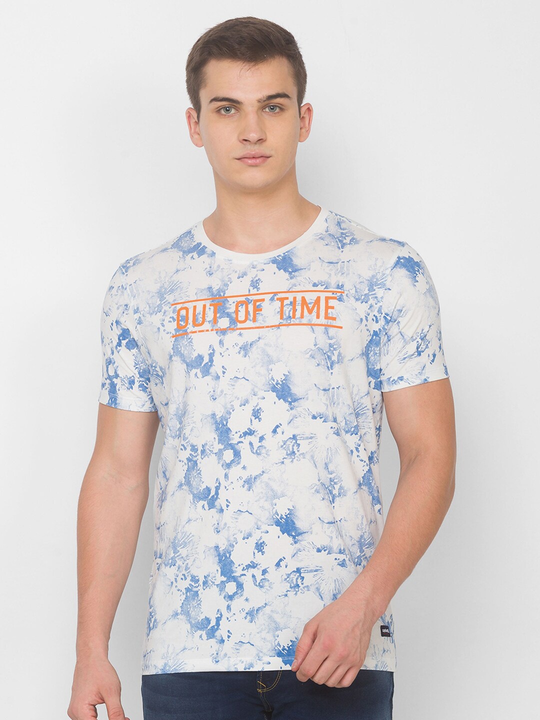 

SPYKAR Men White & Blue Printed Slim Fit T-shirt