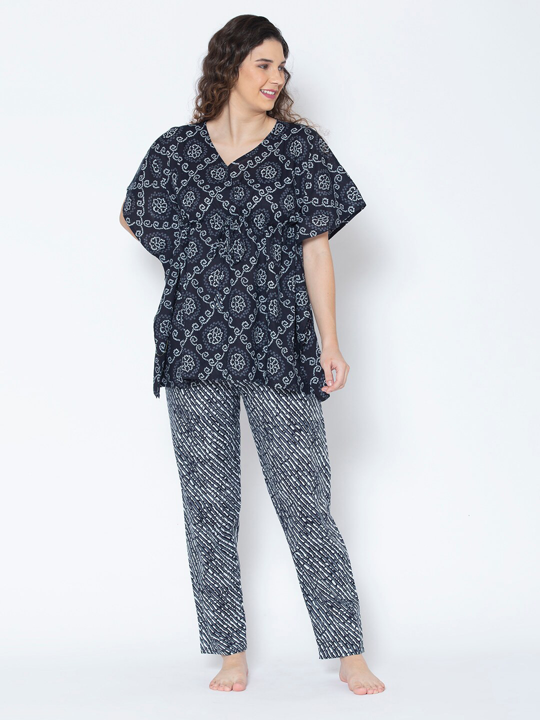 

ETC Women Black Abstract Printed Pure Cotton Nightdress