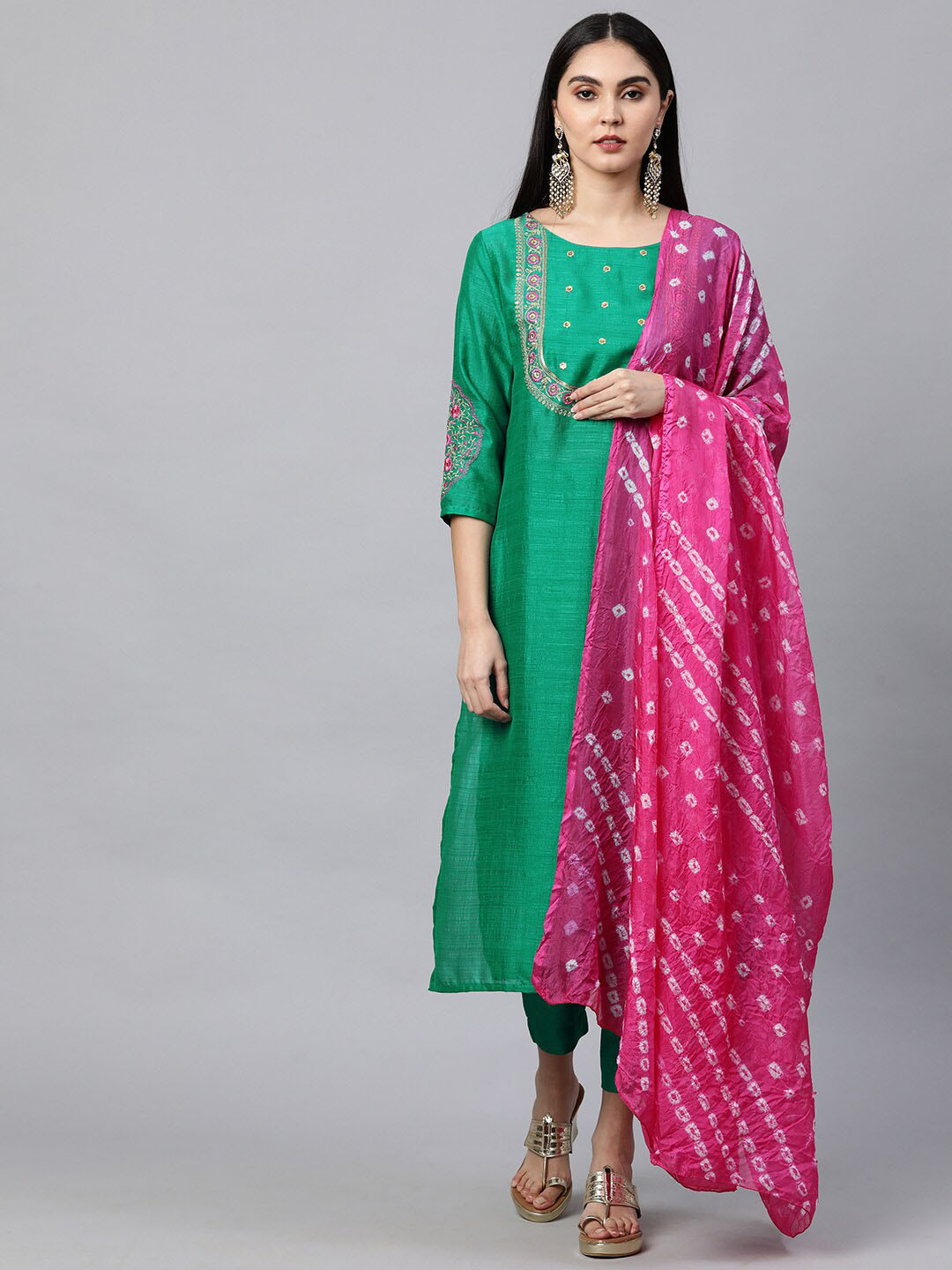 

FASHOR Women Green Embroidered Thread Work Kurta with Trousers