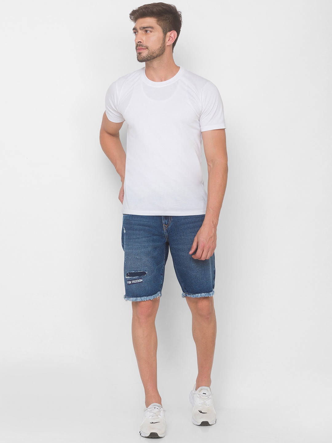 

SPYKAR Men Blue Washed Low-Rise Denim Shorts