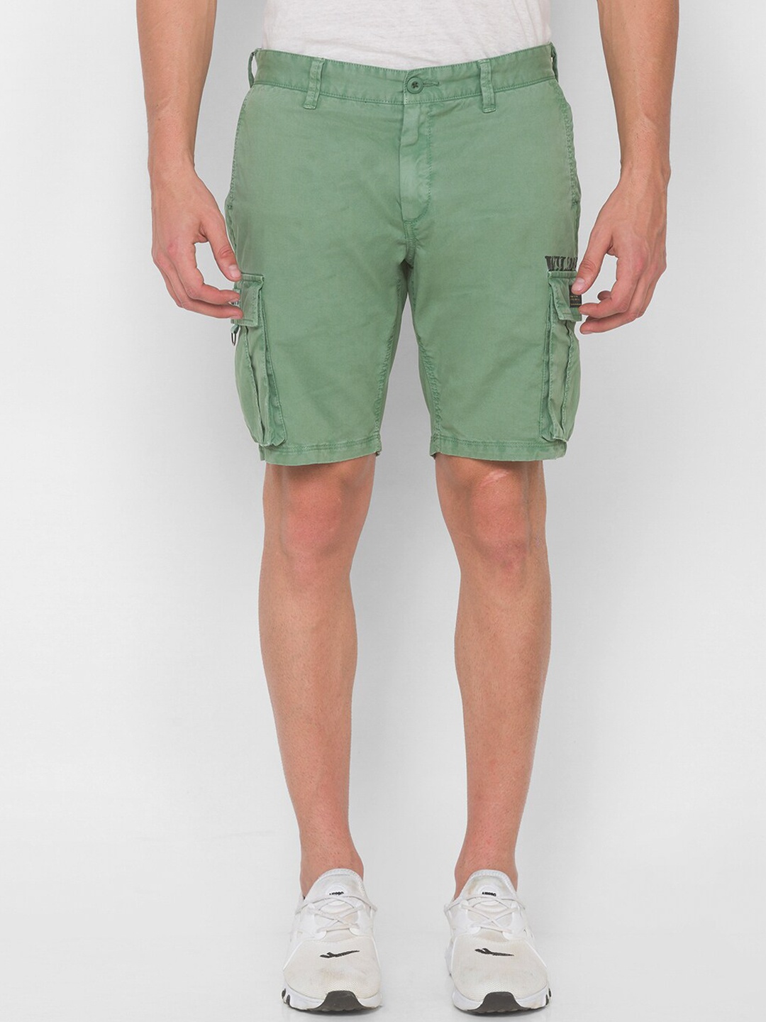 

SPYKAR Men Green Cargo Shorts