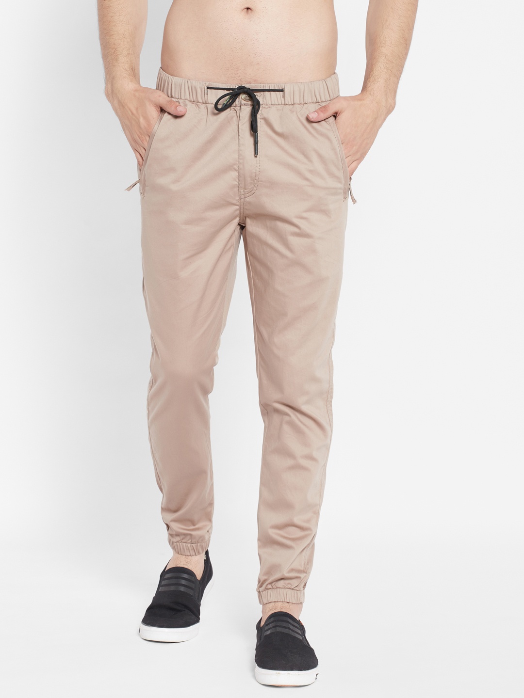 

SAPPER Men Beige Slim Fit Easy Wash Pure Cotton Joggers Trousers