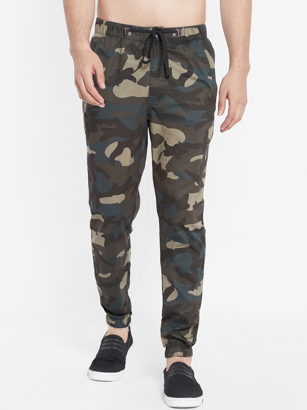 

SAPPER Men Olive Green Camouflage Printed Pure Cotton Slim Fit Easy Wash Joggers Trousers