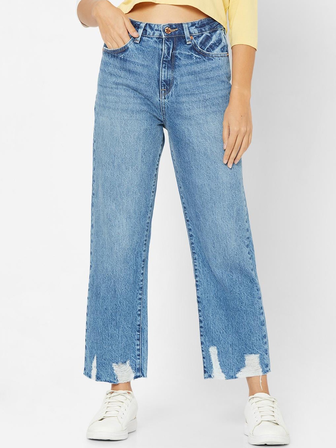 

SPYKAR Women Blue Relaxed Fit Mildly Distressed Light Fade Jeans