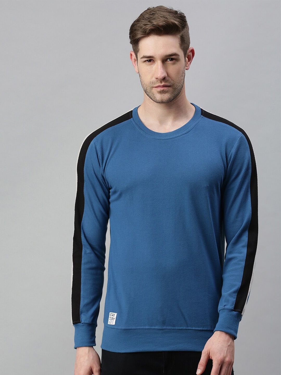 

SHOWOFF Men Blue & Black Colourblocked Sweatshirt