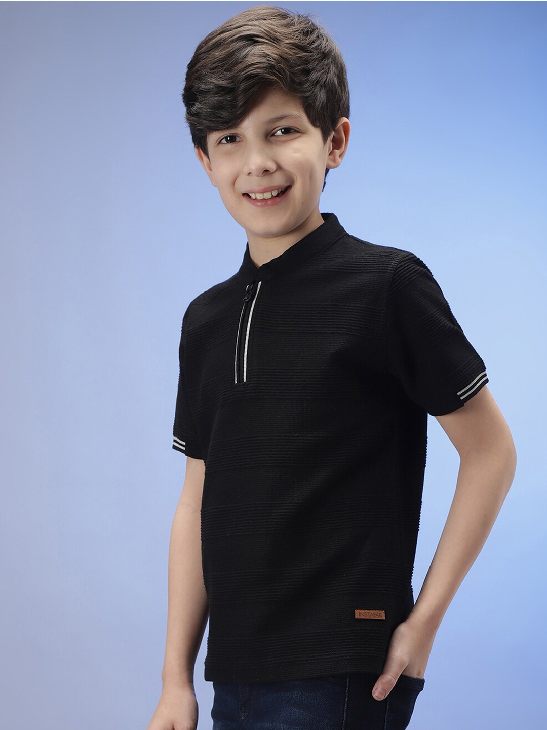 

Instafab Boys Black Pockets Outdoor T-shirt