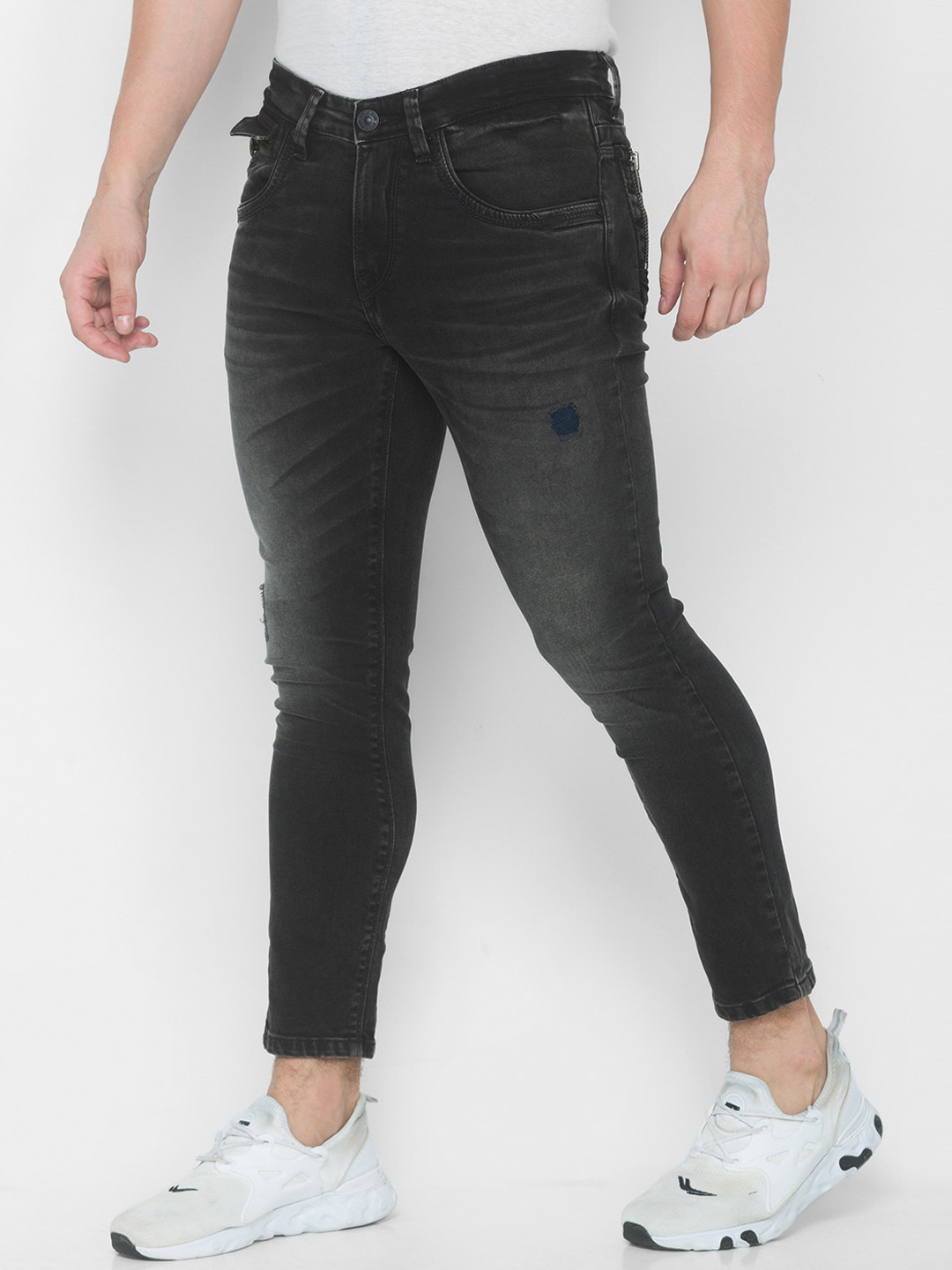 

SPYKAR Men Black Slim Fit Mildly Distressed Pure Cotton Light Fade Jeans