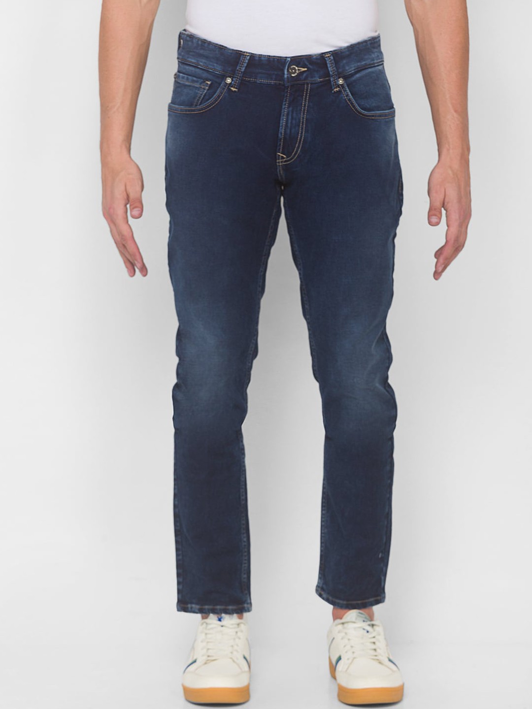 

SPYKAR Men Blue Slim Fit Light Fade Jeans