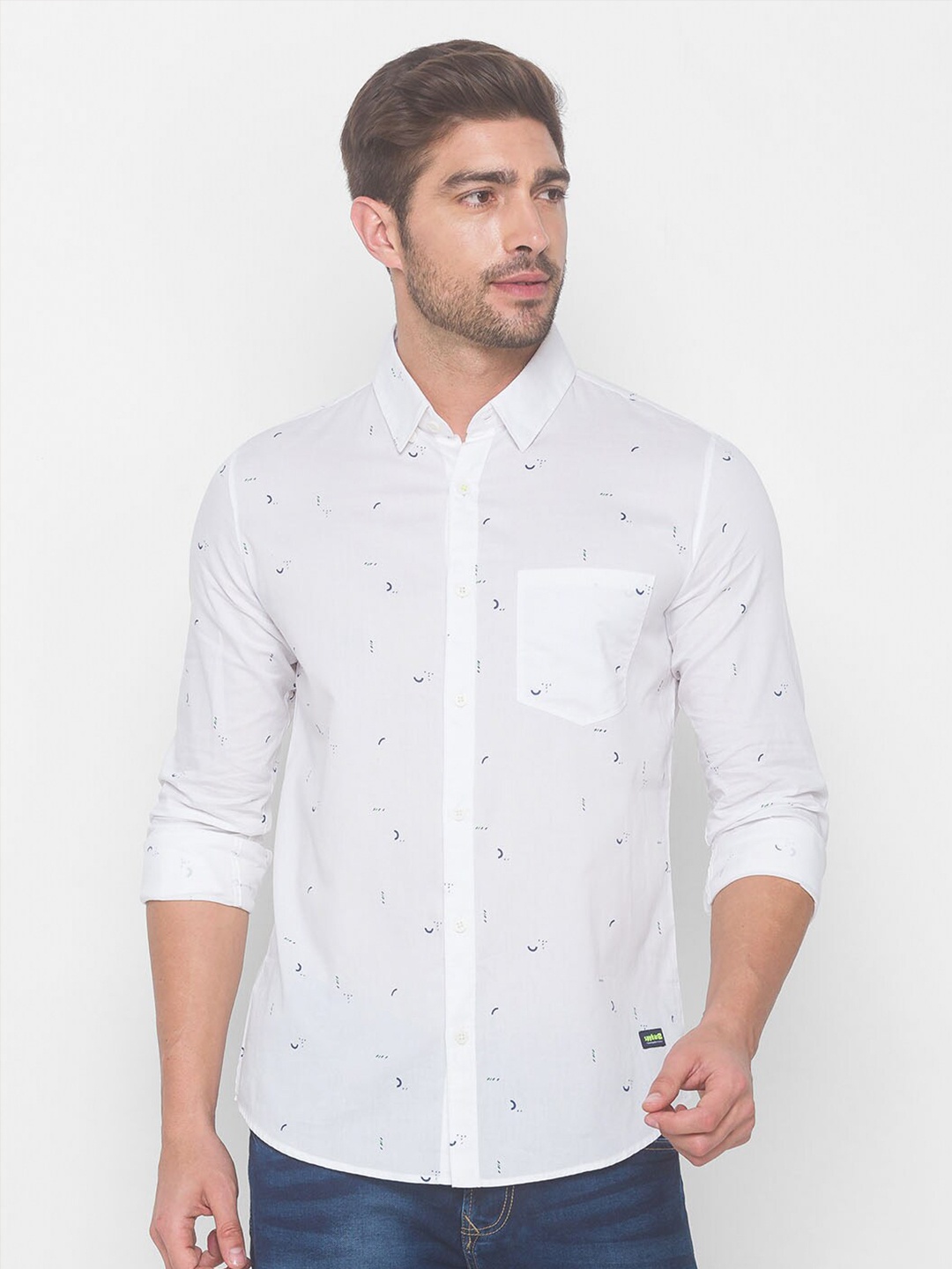

SPYKAR Men White Slim Fit Printed Casual Shirt