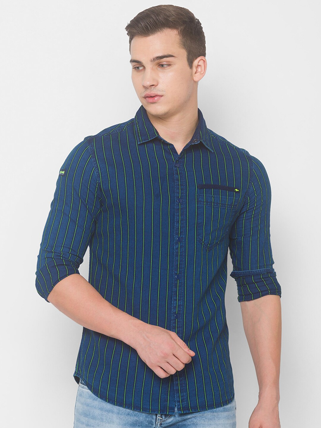 

SPYKAR Men Green Slim Fit Casual Shirt