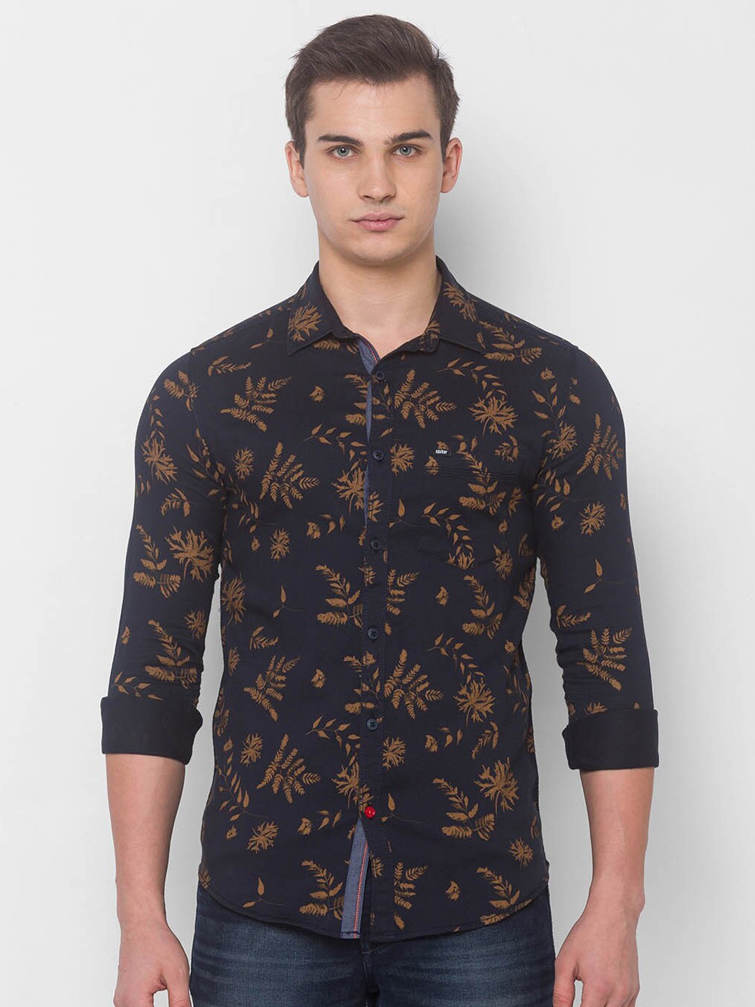 

SPYKAR Men Navy Blue & Brown Slim Fit Floral Printed Pure Cotton Casual Shirt
