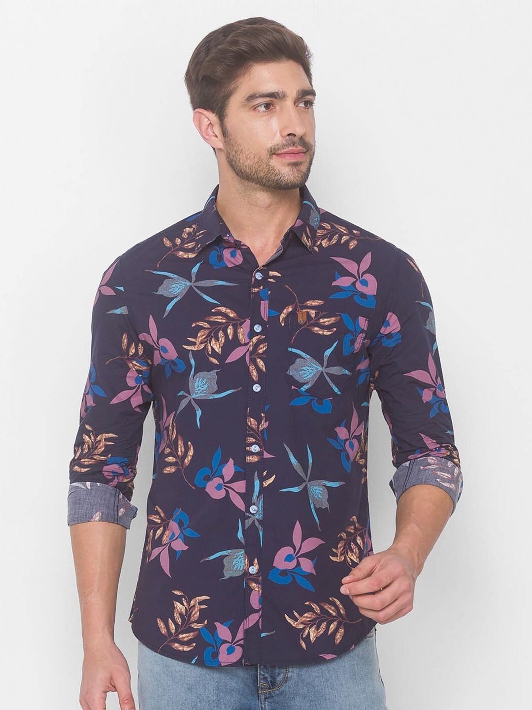 

SPYKAR Men Blue & Pink Slim Fit Floral Printed Pure Cotton Casual Shirt
