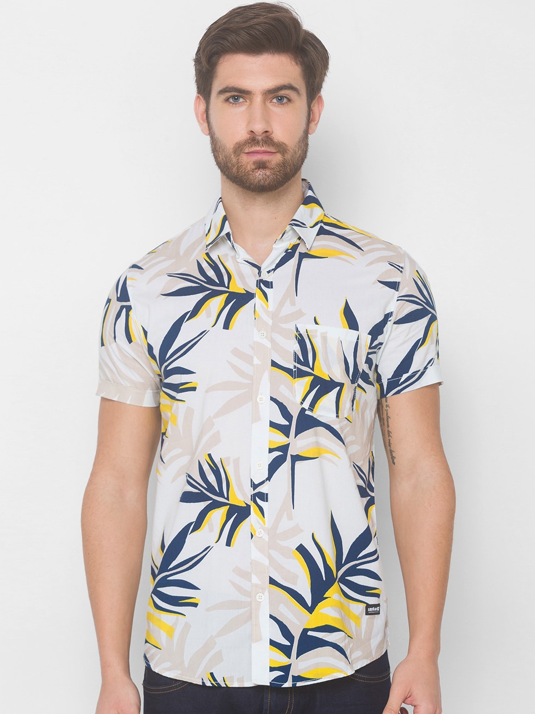

SPYKAR Men White Printed Casual Shirt