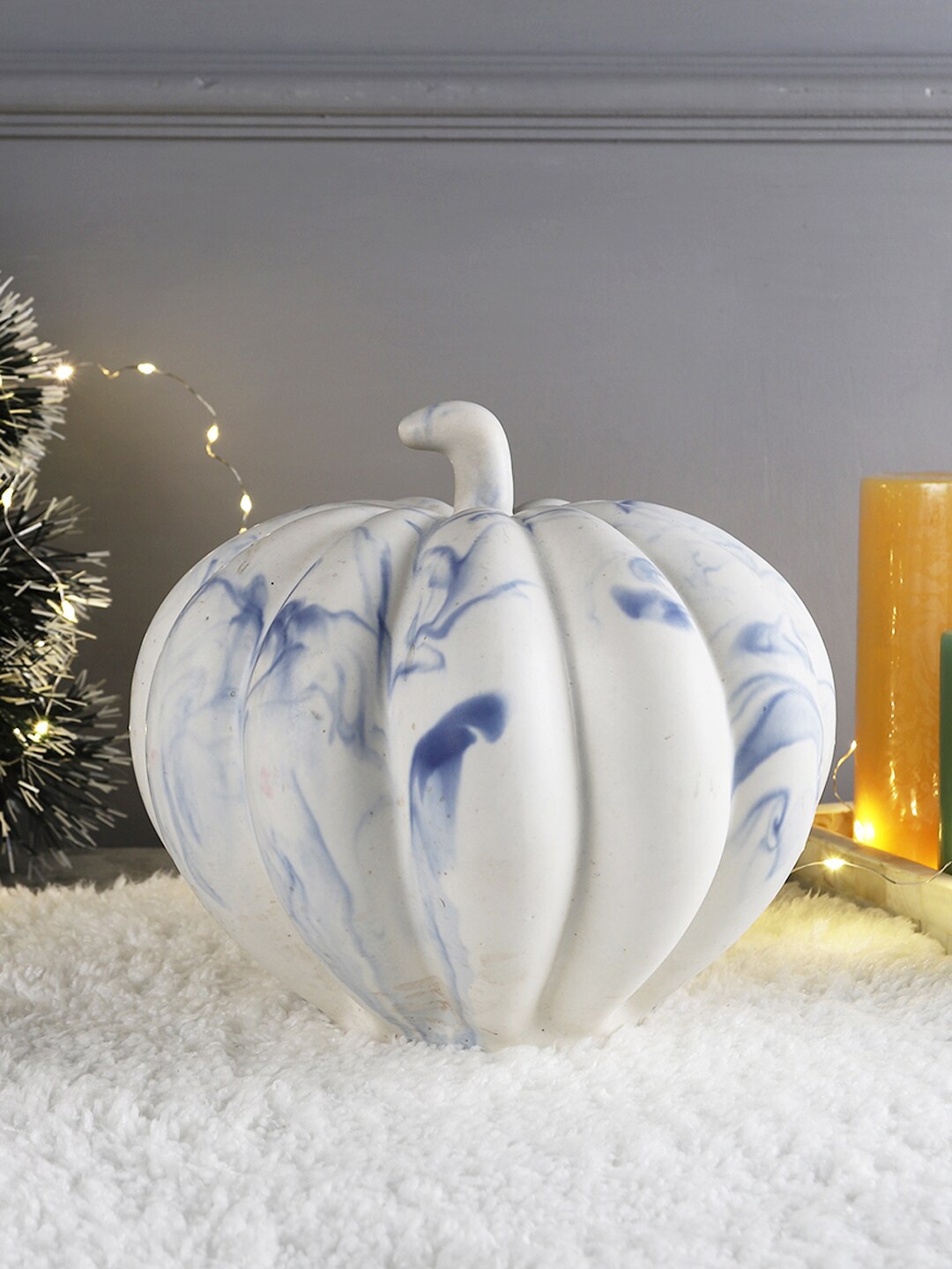 

VarEesha White Hand-made Marble Ceramic Decorative Pumpkin