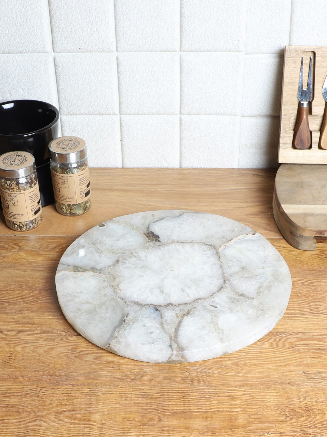 

NikkisPride White Marble Patterned Tray