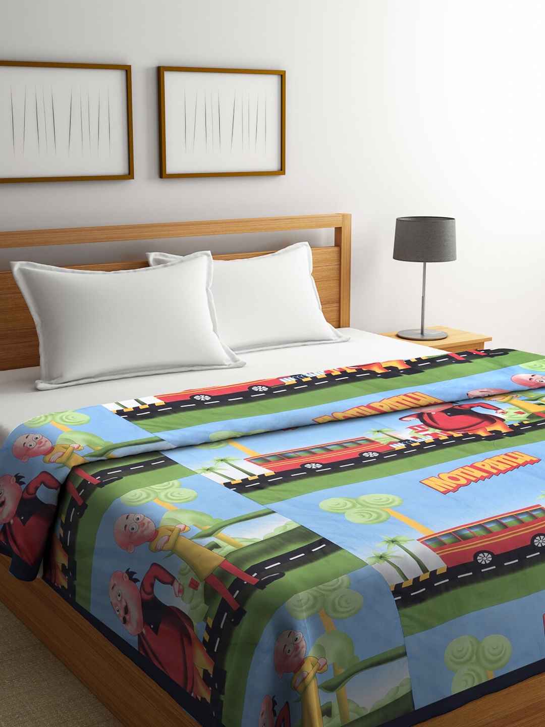 

KLOTTHE Blue & Red Cartoon Characters Mild Winter 210 GSM Double Bed Dohar