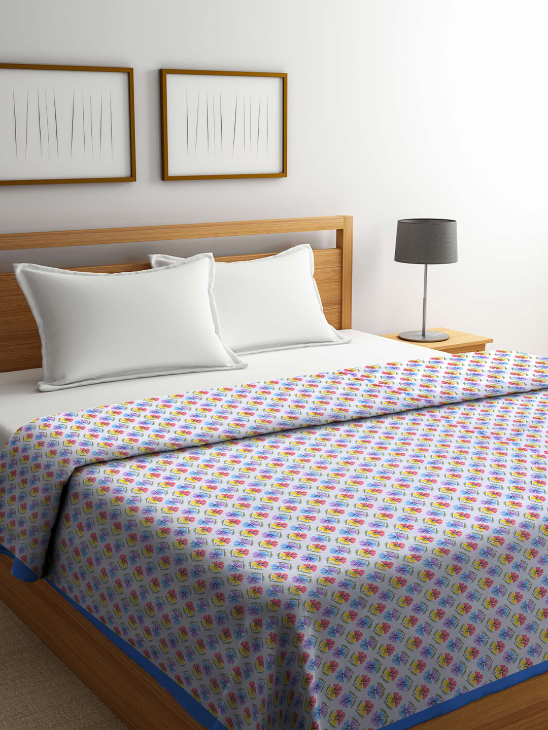 

KLOTTHE White & Pink Floral Mild Winter 210 GSM Double Bed Dohar