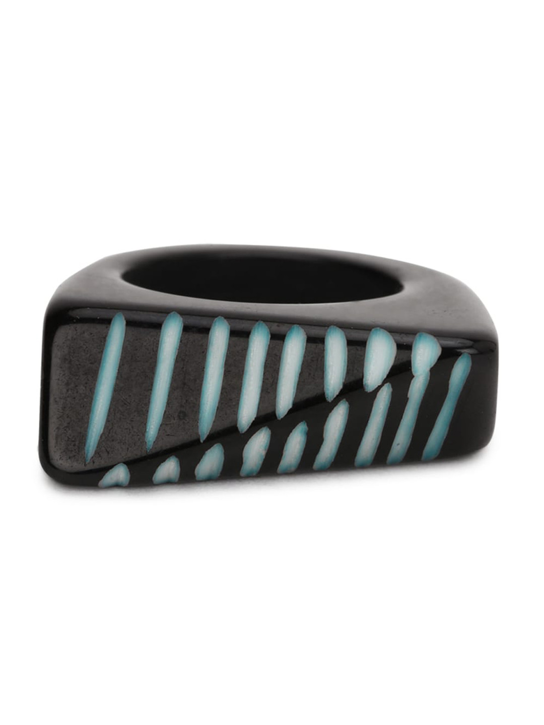 

FOREVER 21 Black & Blue Resin Finger Ring