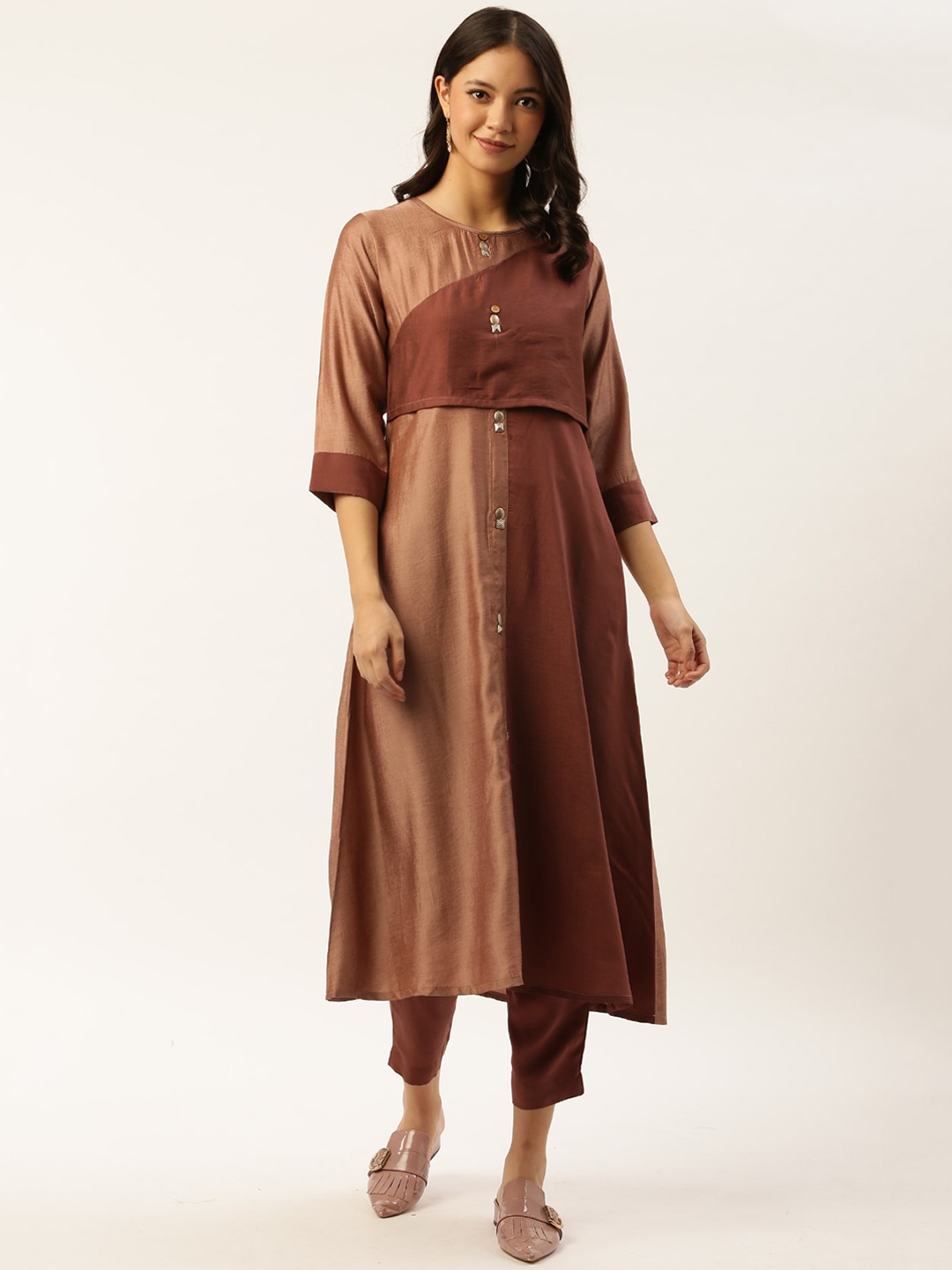 

Sangria Women Brown Keyhole Neck Flared Sleeves Thread Work Kurta