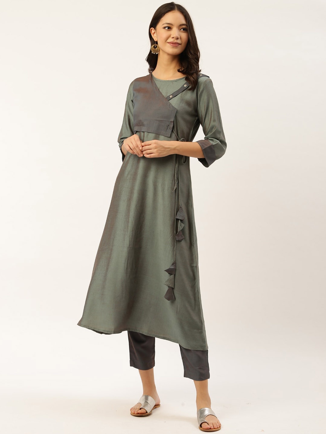 

Sangria Women Green Yoke Design Yoke Design Kurta