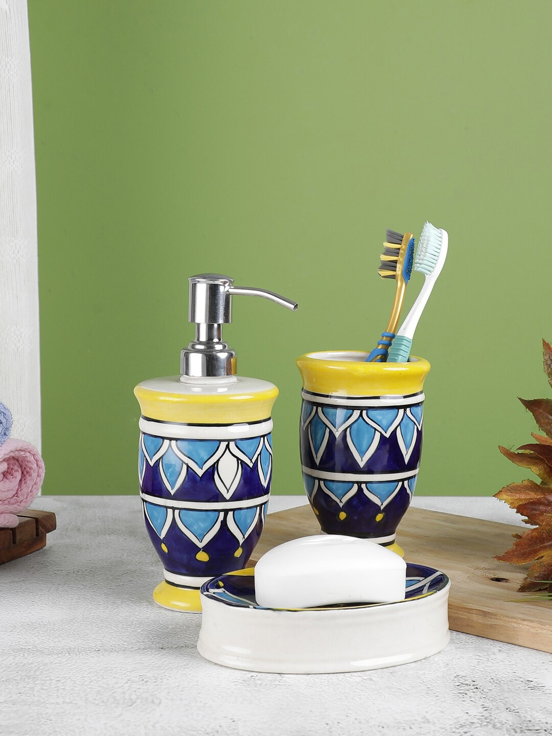 

VarEesha Set of 3 White & Blue Ethnic Motifs Printed Ceramic Bath Accessories Set
