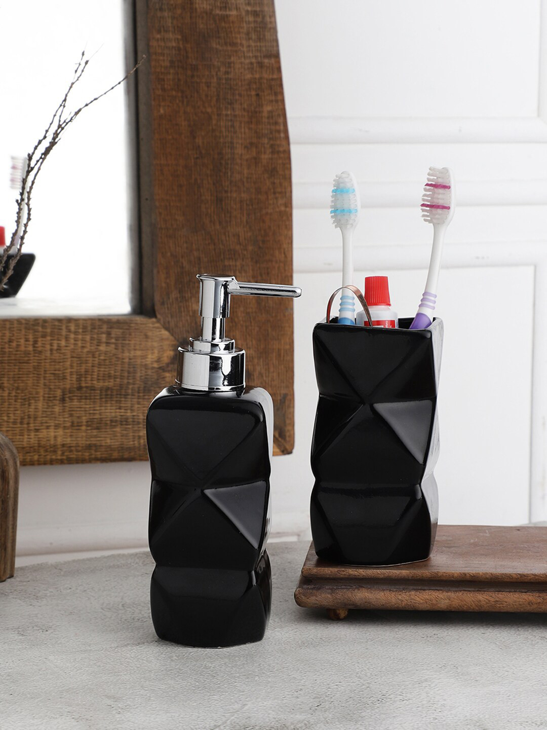 

VarEesha Set Of 2 Black Solid Ceramic Bathroom Accessories