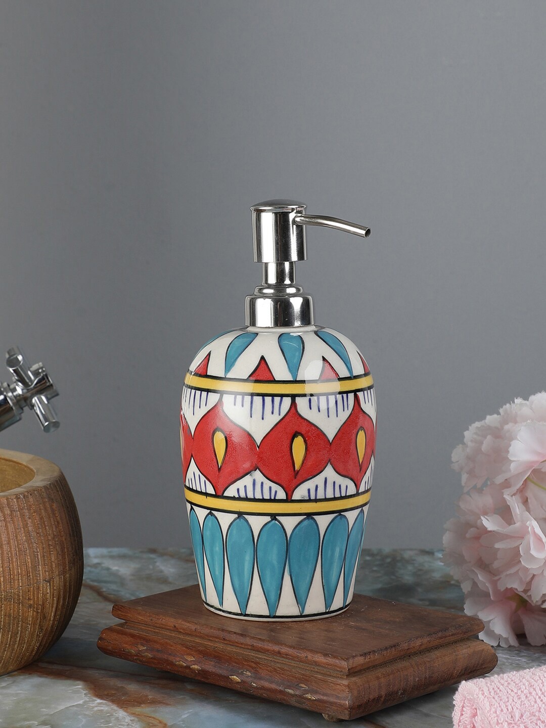 

VarEesha White & Blue Ethnic Motifs Printed Ceramic Soap Dispenser