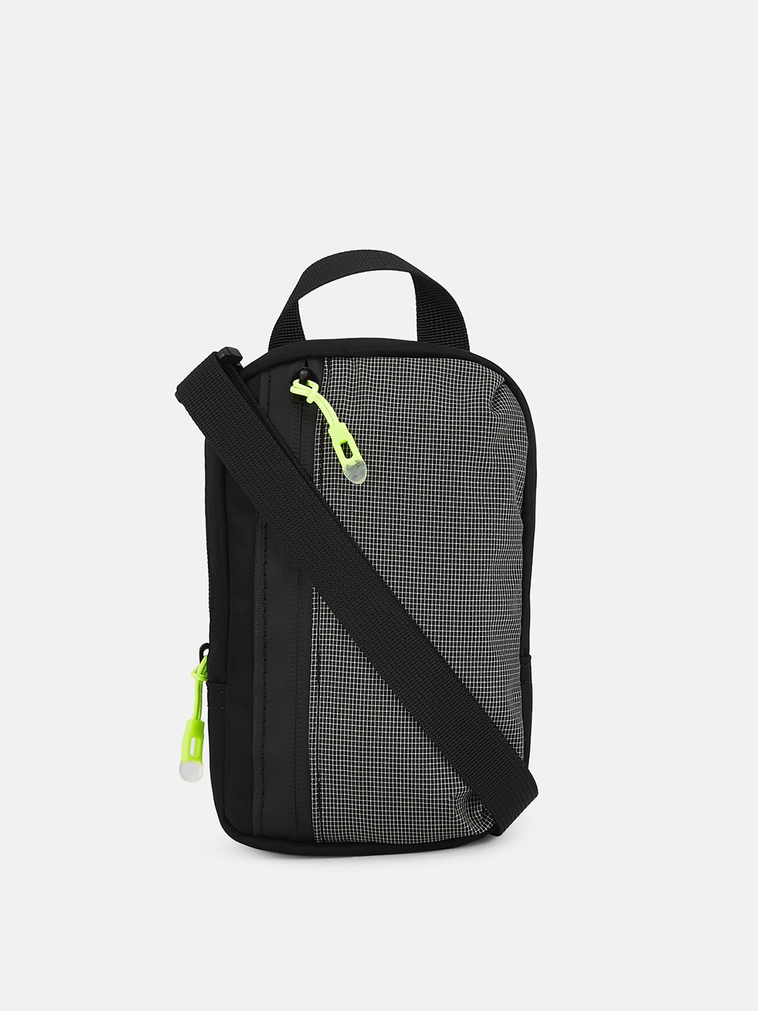 

Ajile by Pantaloons Men Black & Grey Messenger Bag