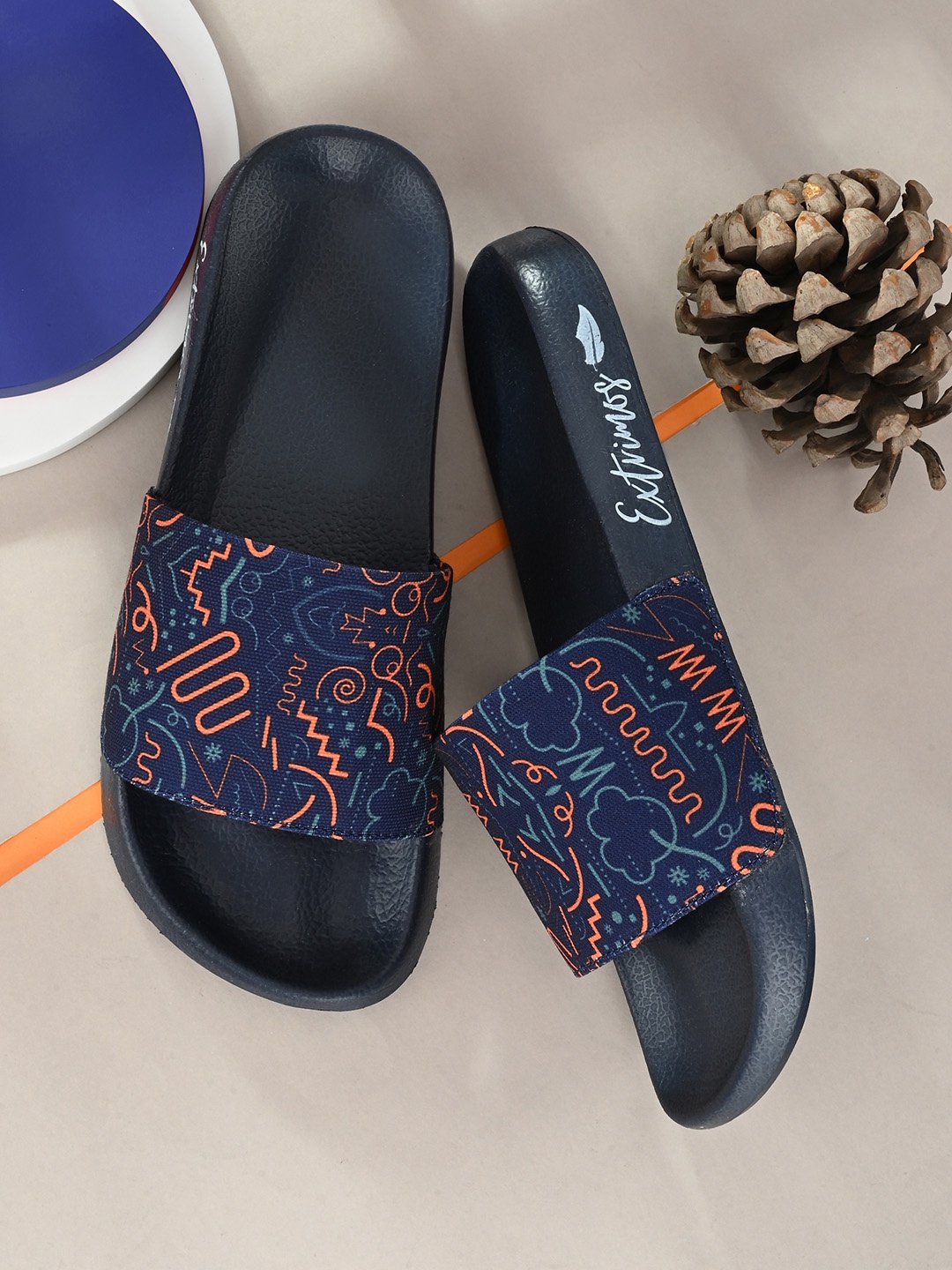 

EXTRIMOS Men Blue & Orange Printed Sliders