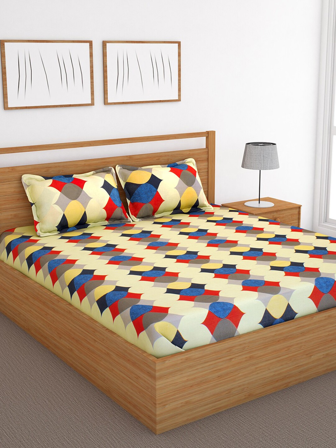 

Bedspun Beige & Red Geometric 120 TC Queen Bedsheet with 2 Pillow Covers