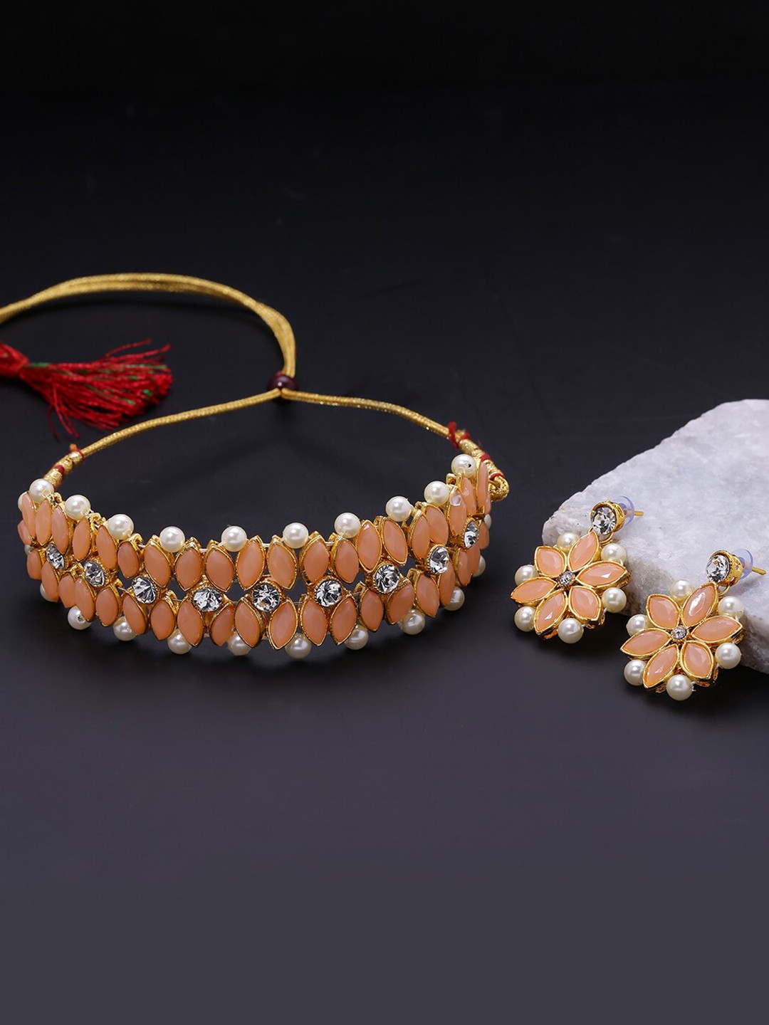 

LIVE EVIL Live Peach-Coloured & Off-White Gold-Plated Pearls Beaded Jewellery Set