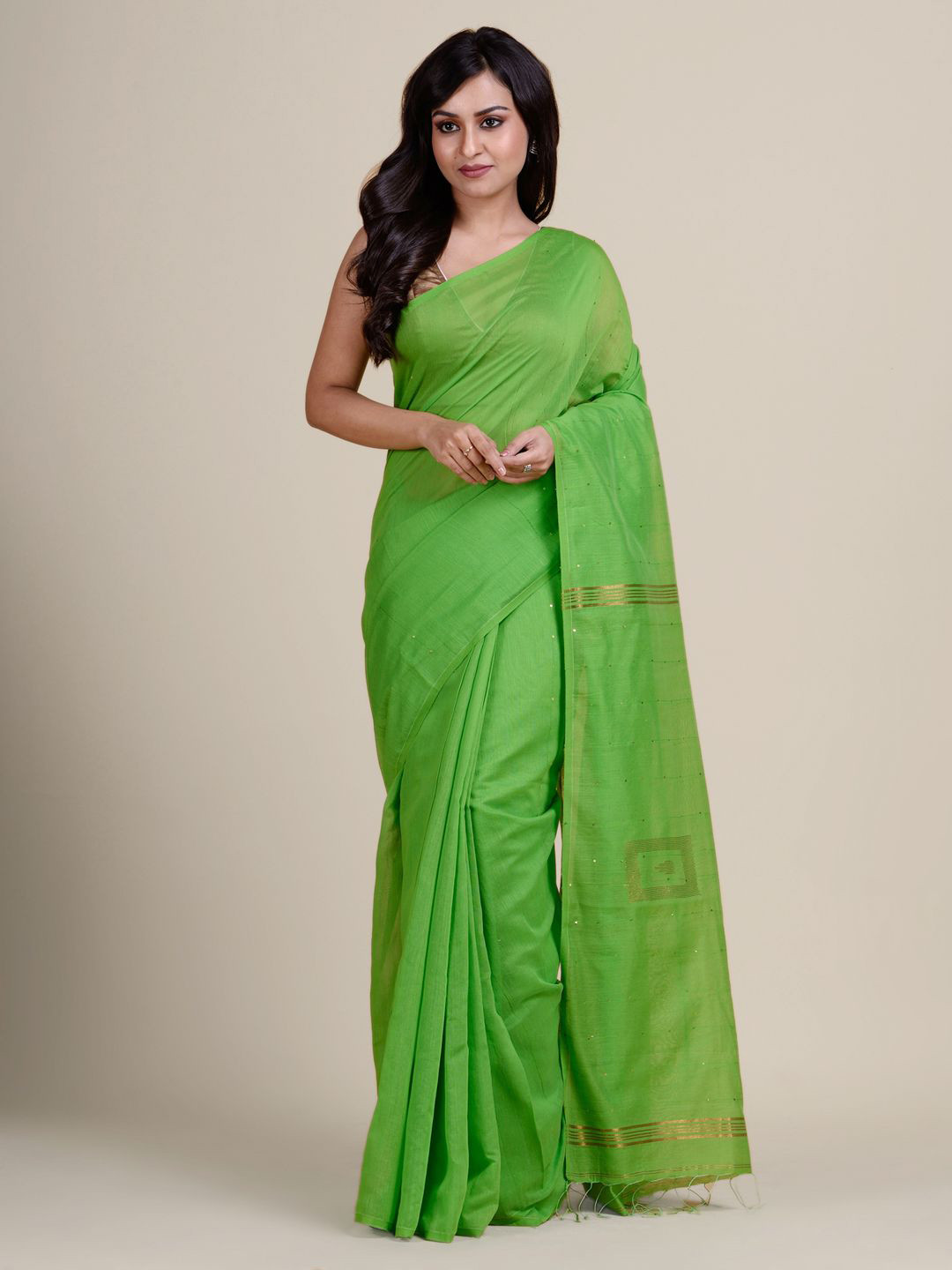 

Charukriti Green & Gold-Toned Woven Design Saree