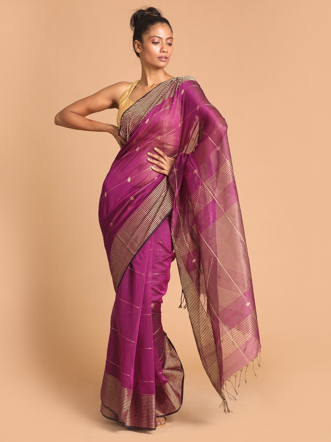 

Indethnic Purple & Gold-Toned Woven Design Zari Silk Cotton Maheshwari Saree