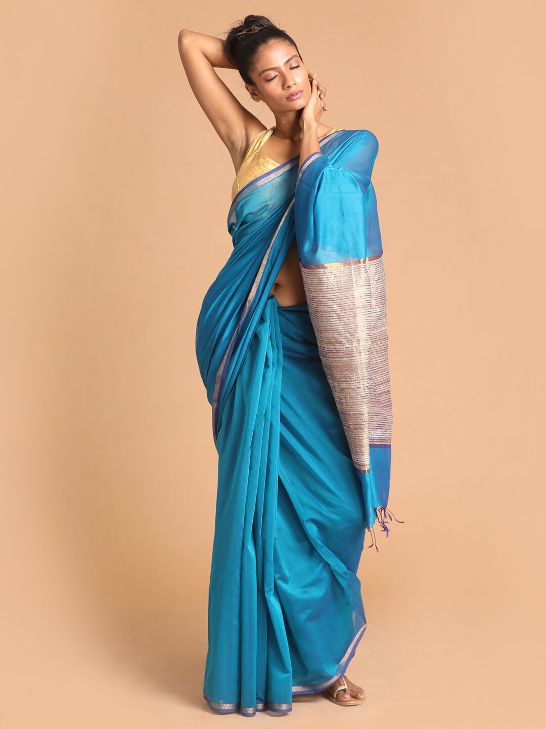

Indethnic Turquoise Blue & Beige Zari Silk Cotton Maheshwari Saree