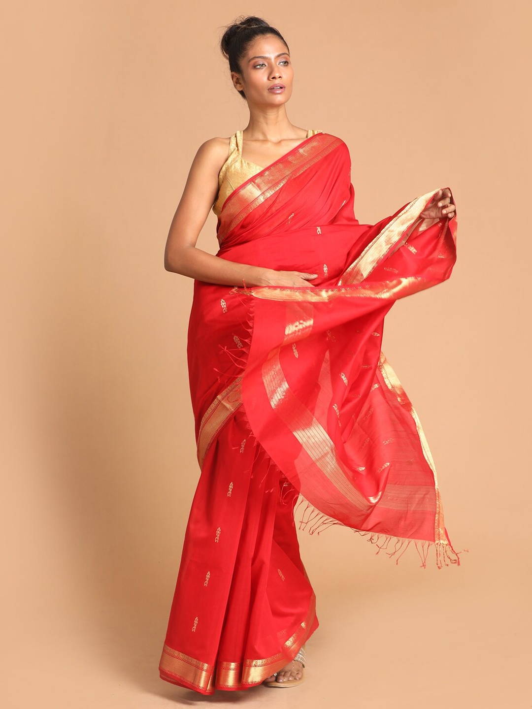 

Indethnic Red & Gold-Toned Woven Design Zari Silk Cotton Maheshwari Saree