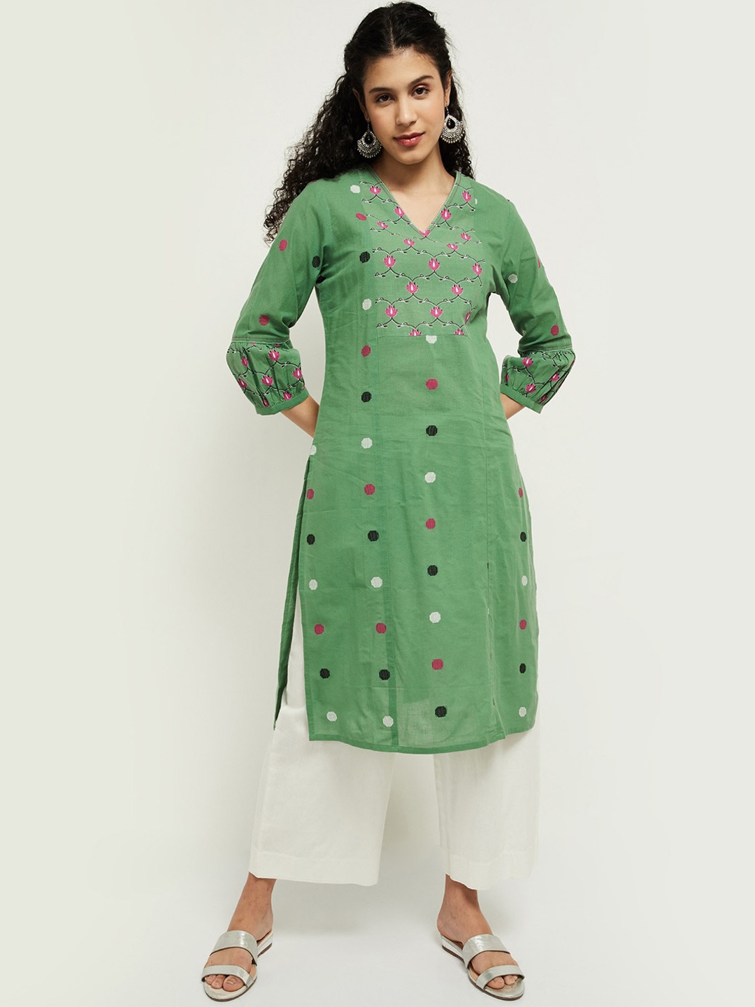 

max Women Green & Pink Geometric Embroidered Bell Sleeves Kurta