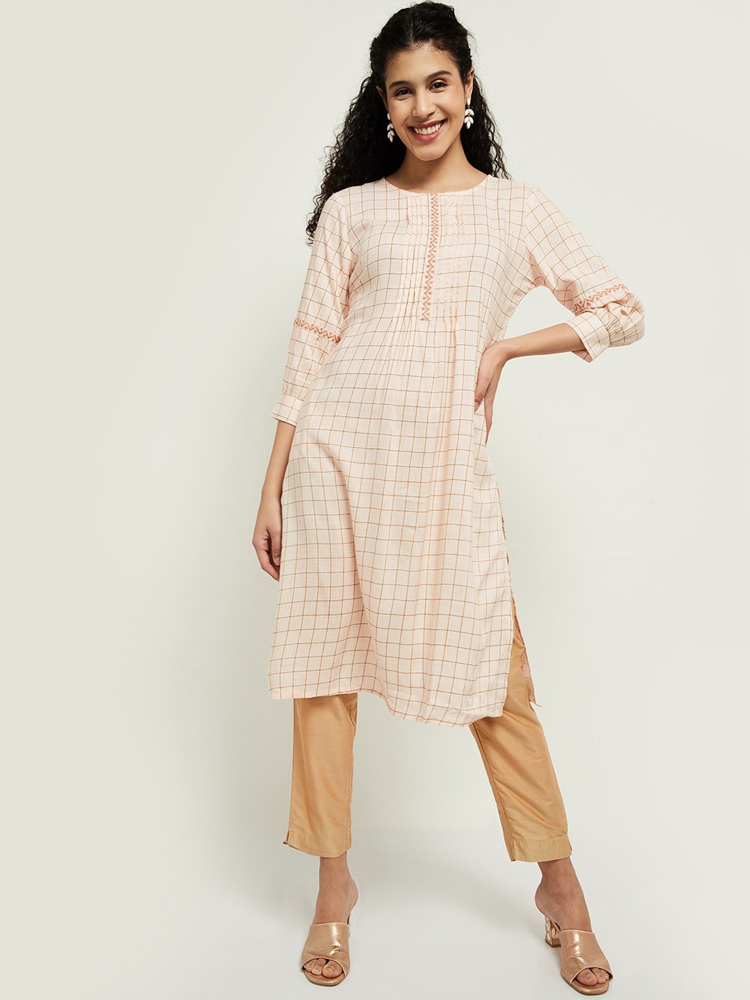 

max Women Pink & Beige Checked Kurta