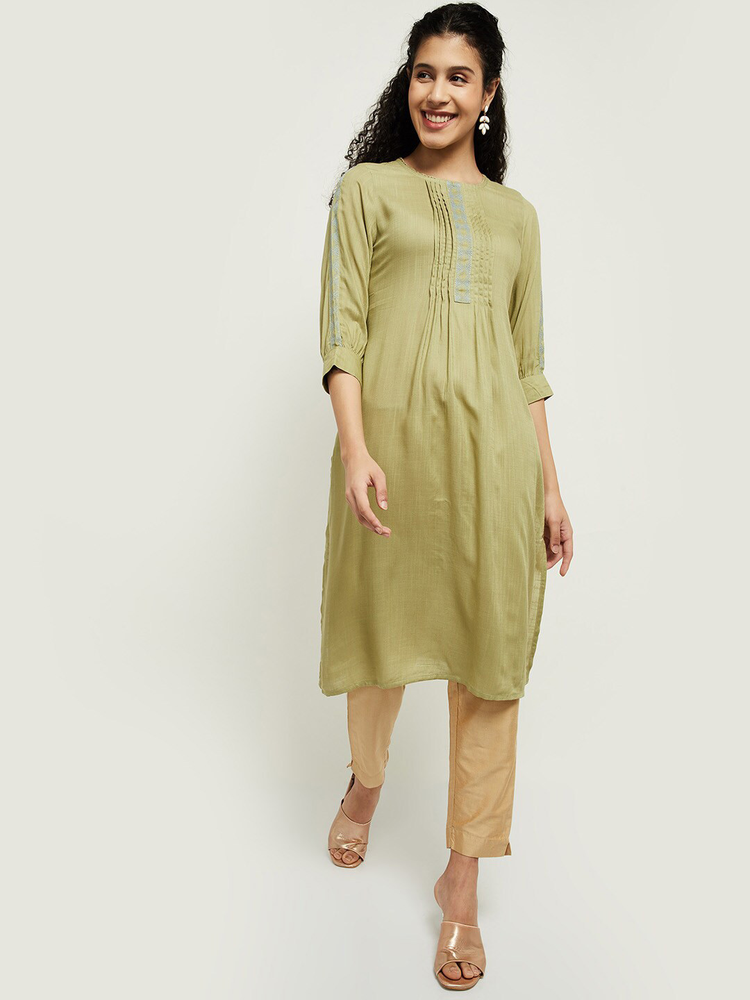 

max Women Green Geometric Kurta