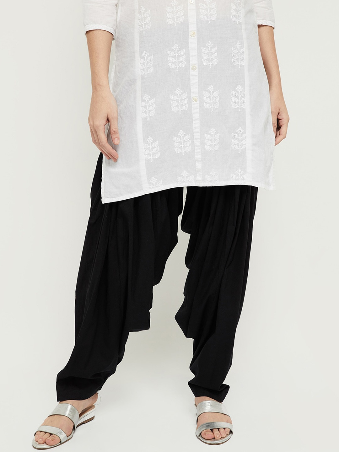 

max Women Black Solid Pure Cotton Patiala Pants