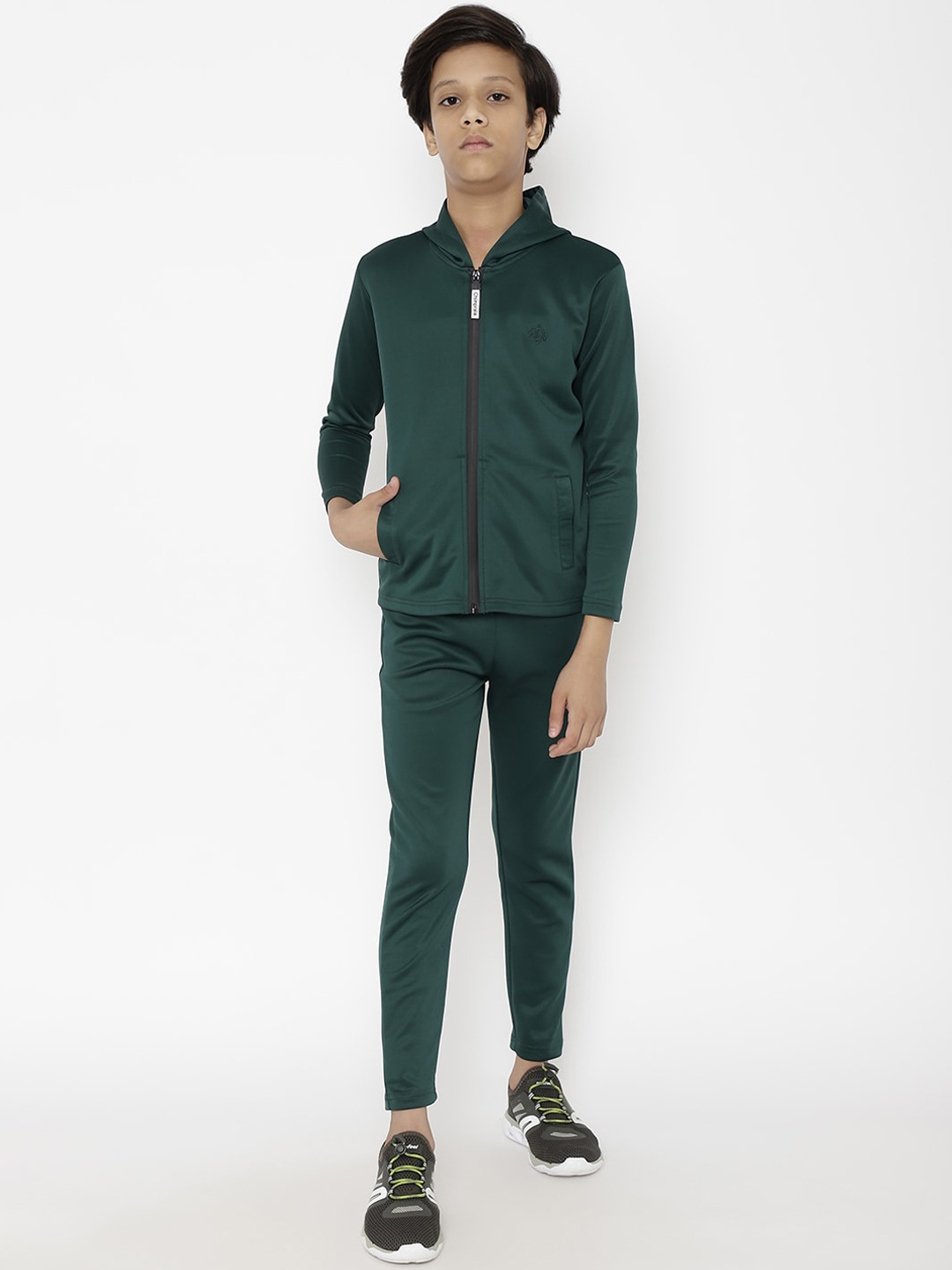 

CHIMPRALA Boys Green Solid Tracksuit