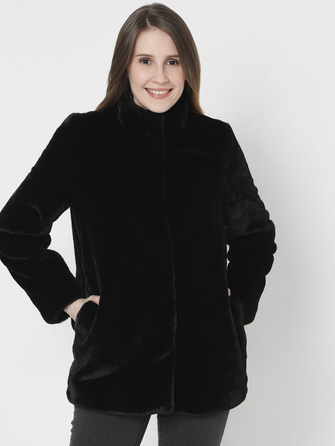 

Vero Moda Women Black Faux fur Tailored Jacket