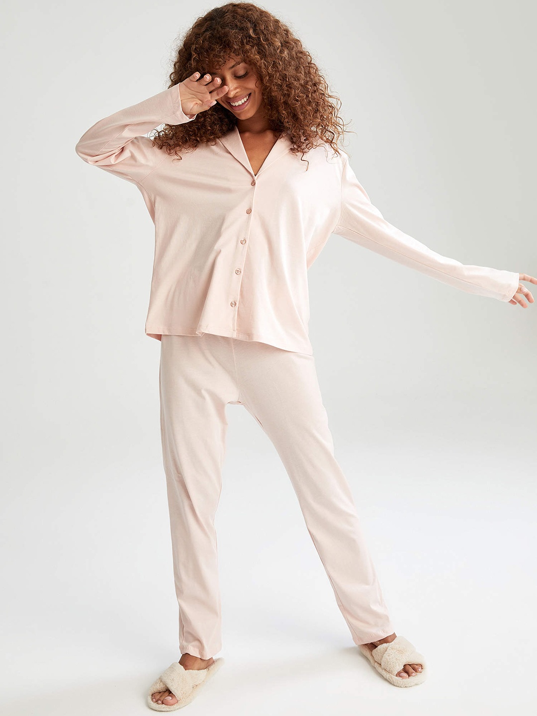 

DeFacto Women Peach-Coloured Solid Pyjama Set