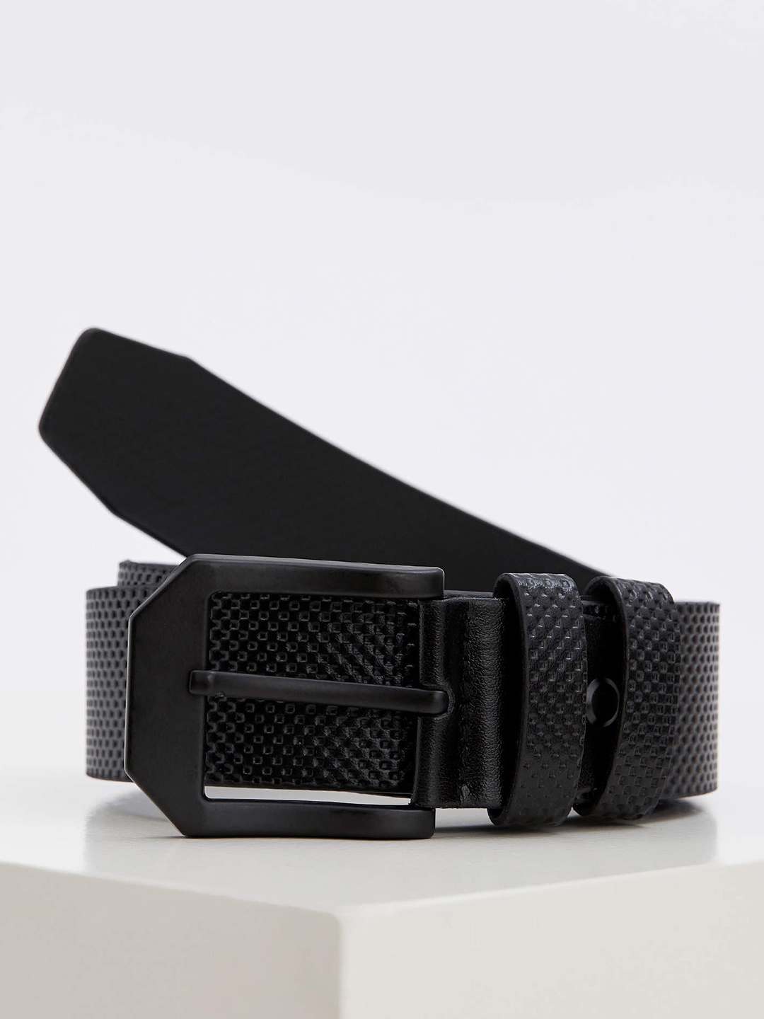 

DeFacto Men Black Textured Belt