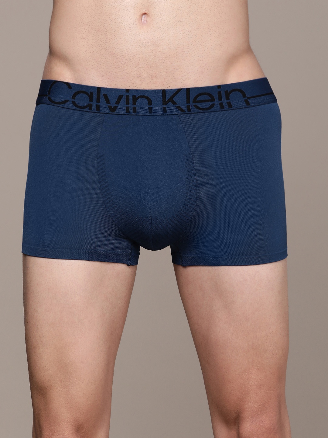 

Calvin Klein Underwear Men Blue Solid Trunks - NB3031C5F