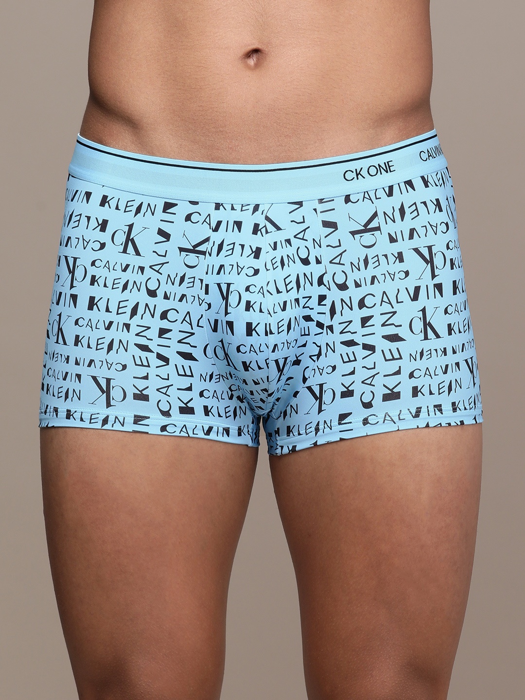 

Calvin Klein Underwear Men Blue & Black Printed Trunks - NB22251CB